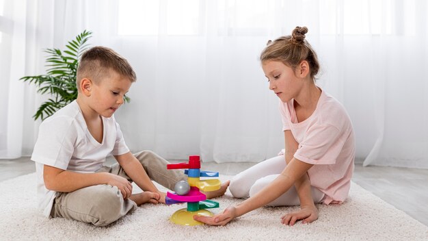 Jak Wspierać Rozwój Dziecka za Pomocą Zabawek Sensorycznych?