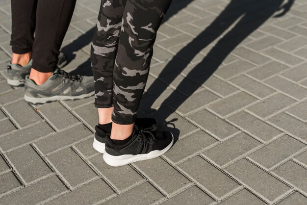 Jak wybrać idealne obuwie do pracy w środowisku medycznym?